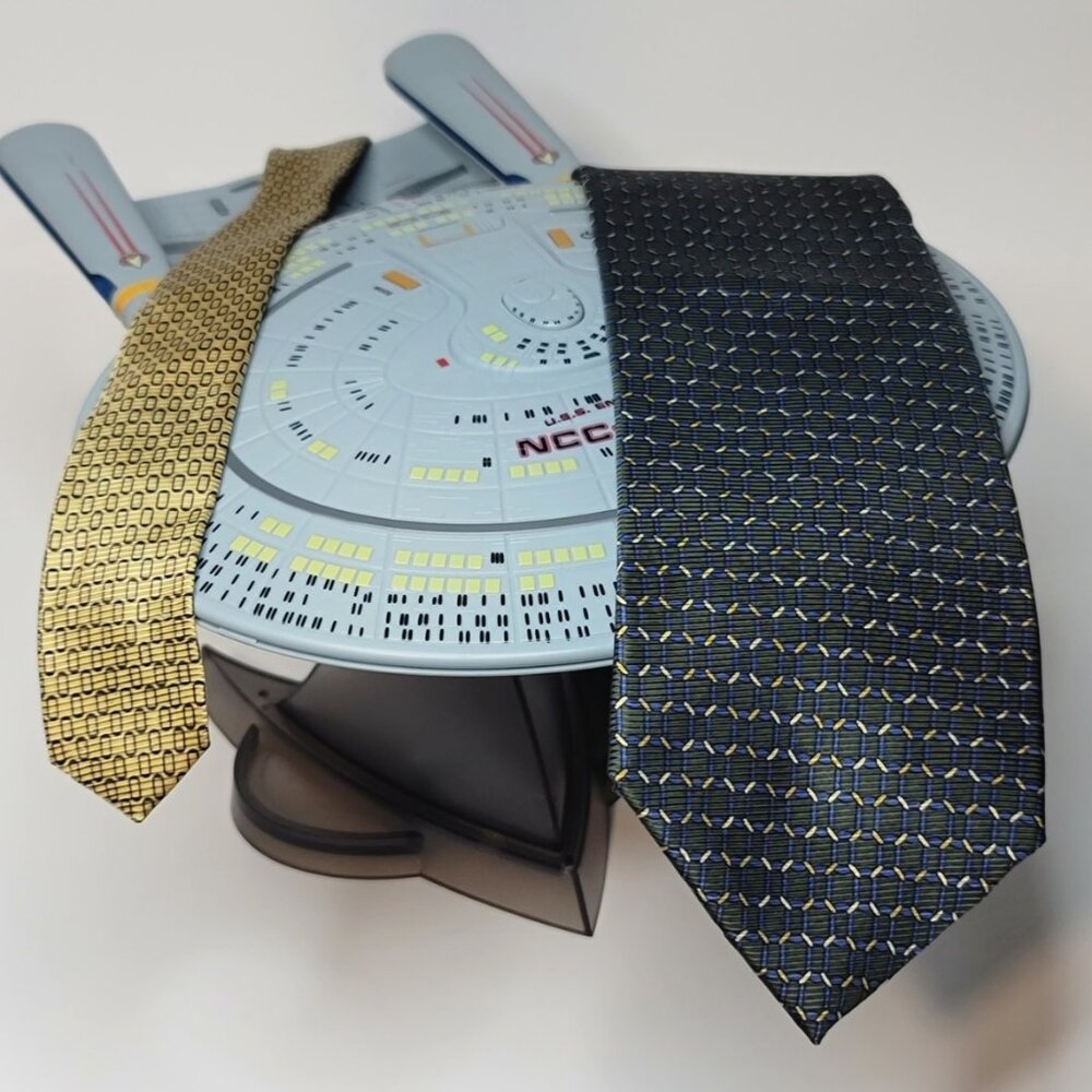 Tommy Hilfiger Silk Tie Green and Yellow Print T-16
